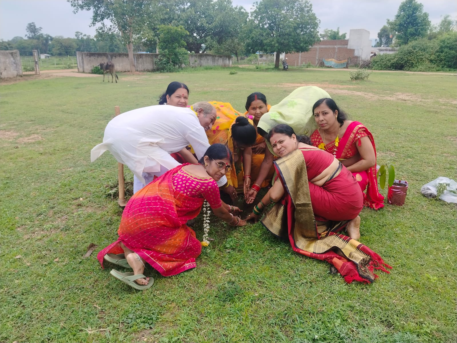 माध्यमिक शाला बंधी में गुरु पूर्णिमा महोत्सव पर वृक्षारोपण किया गया…,बच्चों ने गुरु के महत्व पर भाषण दिया…