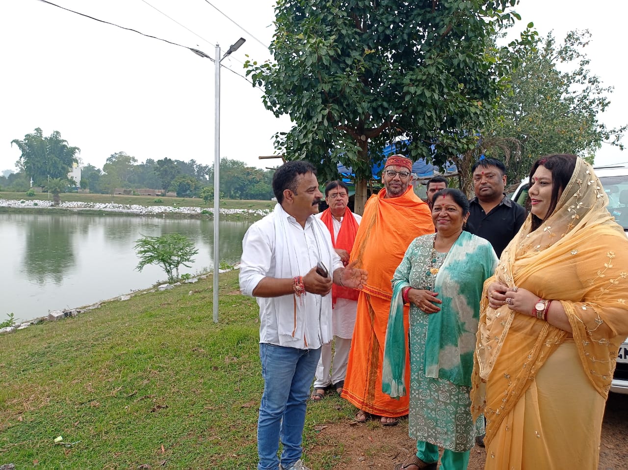 डॉ. हिना सिंह जूदेव ने दुर्गा सरोवर, खेल मैदान, स्कूल परिसर का निरीक्षण कर समाजसेवी व विश्व हिंदू परिषद जिलाध्यक्ष हर्ष छाबरिया के स्वच्छता अभियान कार्य की सराहना की…,हर्ष छाबरिया ने मां दुर्गा प्रतिमा विसर्जन और दशहरा उत्सव के लिए दुर्गा सरोवर को साफ कराकर सौंदर्यीकरण कराया…,दशहरा मेला और डांडिया उत्सव के लिए मल्टी परपज स्कूल ग्राउंड सहित पूरे परिसर को साफ कराया…